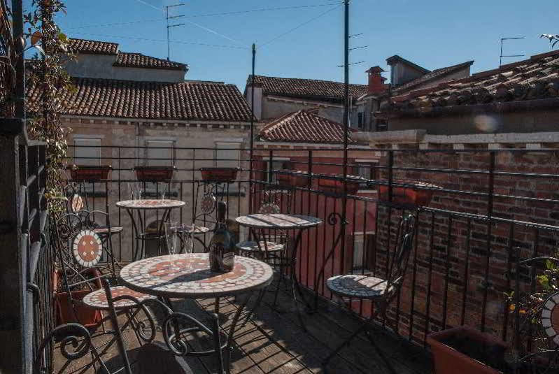 Ca' San Trovaso - 6 Rooms Βενετία Εξωτερικό φωτογραφία